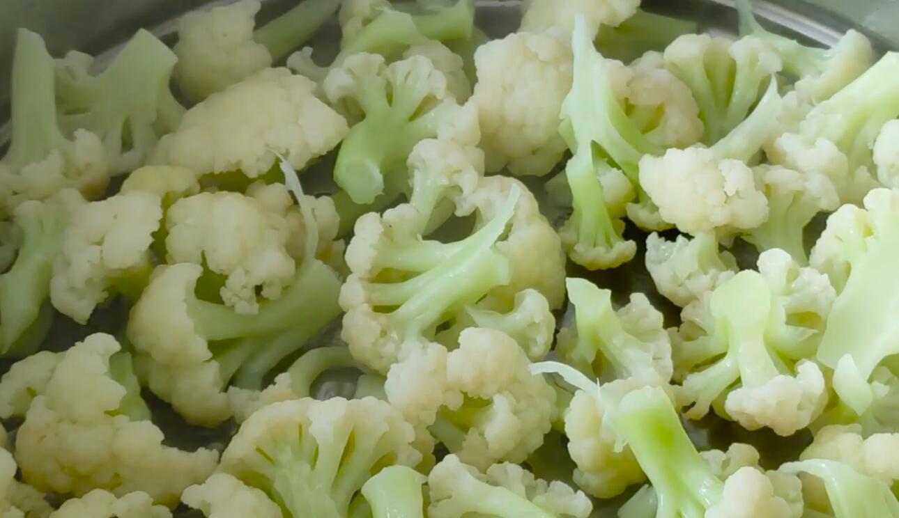 最简单的家常菜花菜炒肉,简单炒一炒,清脆爽口,天天都想吃