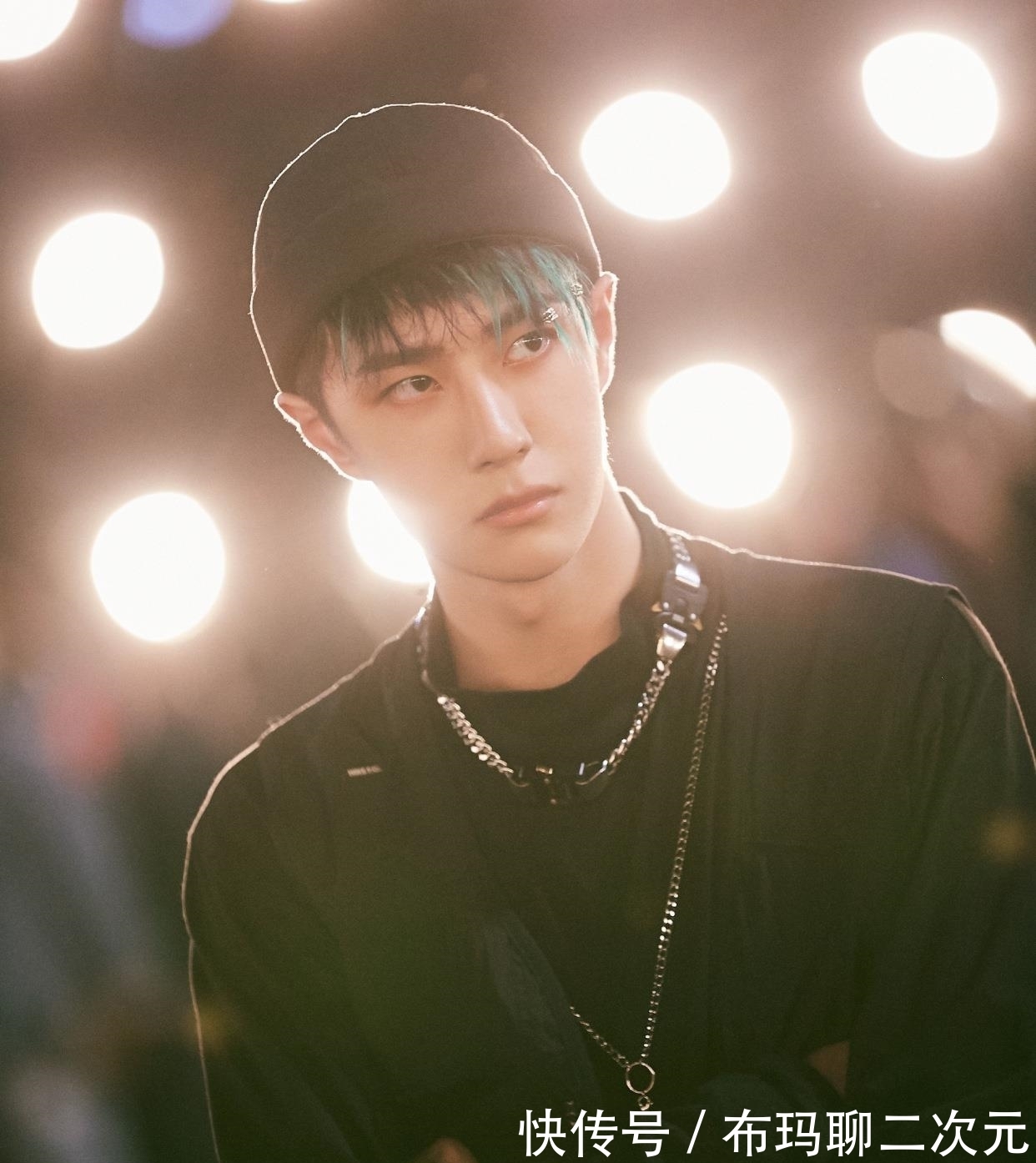 b王炸來襲，真人秀《這就是街舞》男神王一博swag挑眉殺