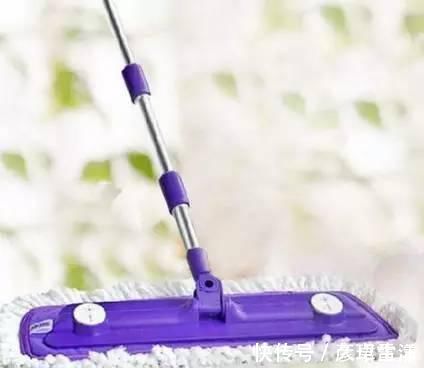 家里拖把用久了又脏又臭,教你几个招,立马变清新干净!