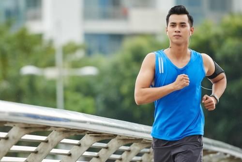 跑者|长期坚持跑步,是一种什么样的体验?三位跑者亲身经历告诉你