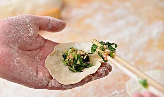 调肉馅时，牢记两放三不放，肉香无腥，鲜嫩多汁，教你正确做法