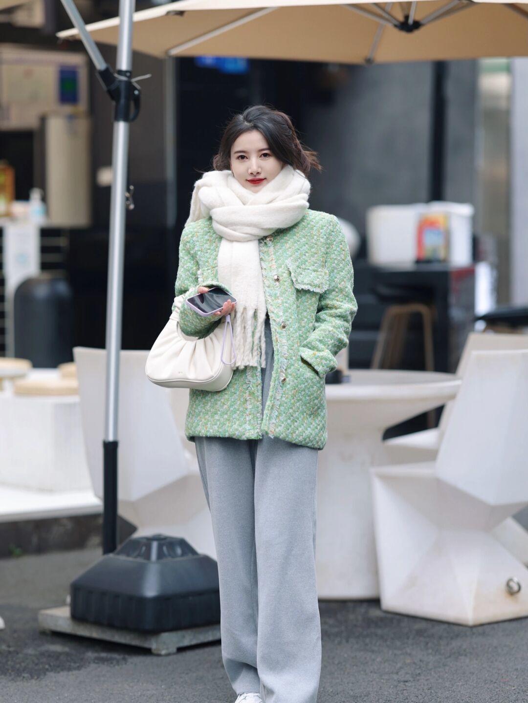 小香风外套|时髦精最爱的“小香风外套”到底有什么魔力?优雅高级,真的好美