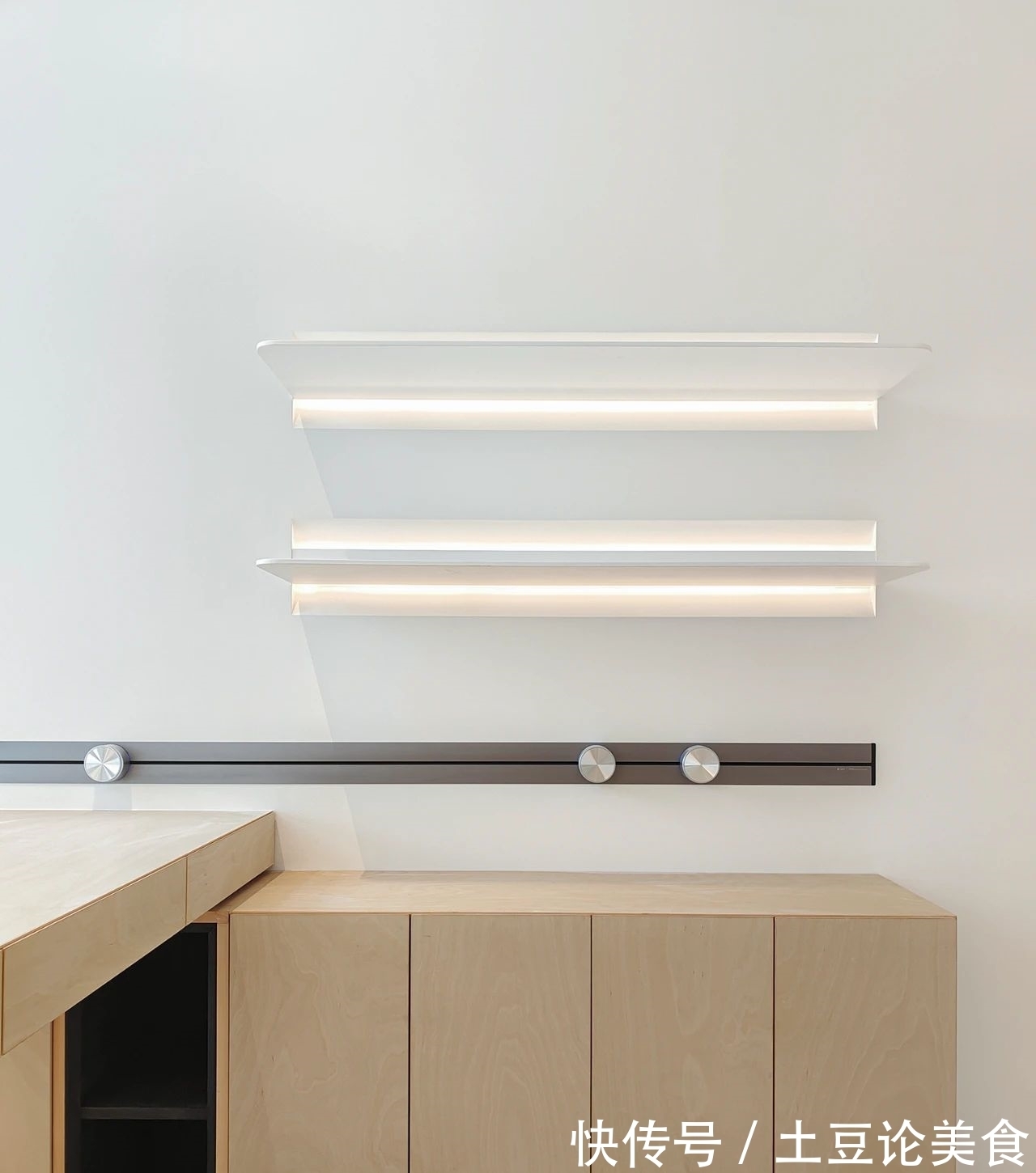 浅灰色|75㎡ 两居室,超多储物空间好看又实用,又充满高级感的生活空间~