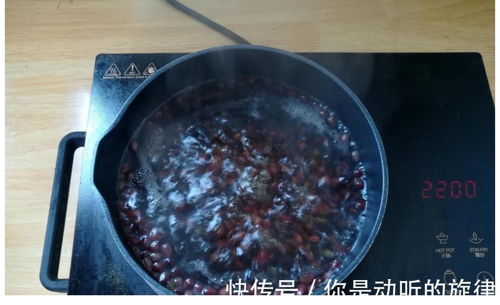跟甜品店老板学做蜜红豆，不用泡豆，简单又省事，1个小时就能用