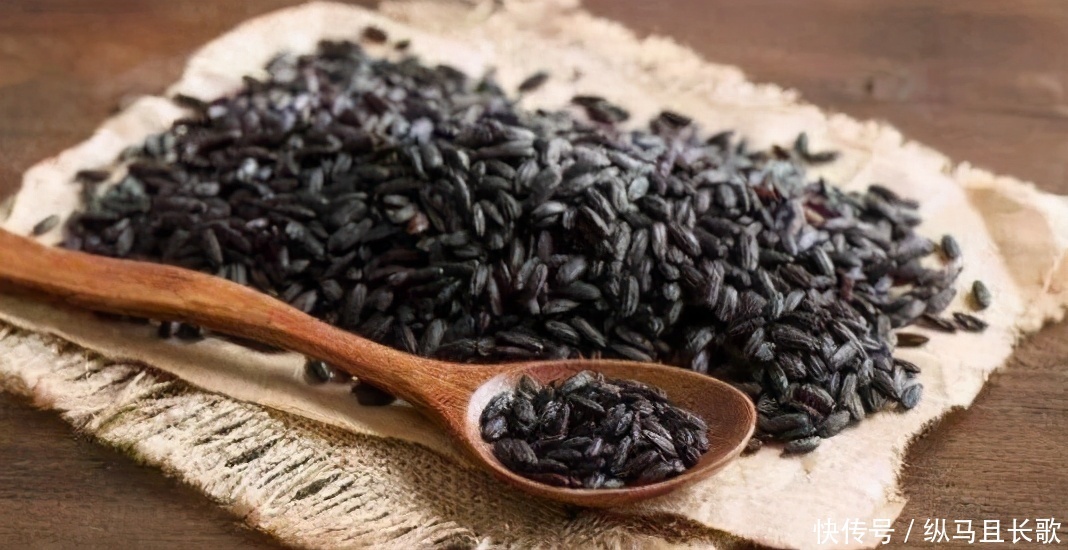 女性想要身体好推荐常吃三种食物,排毒消脂,肌肤红润有光泽