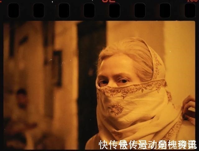 时髦 会穿连衣裙不是真时髦，会穿亚麻裤才是！「海报云旅行」！