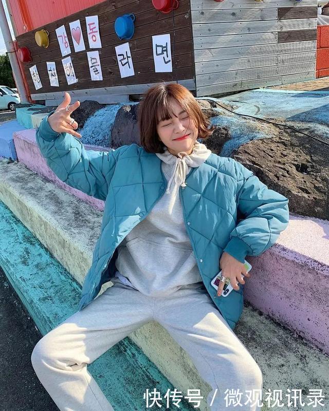 该穿羽绒服了!小个子冬天穿这4款最好看!最显高!最保暖