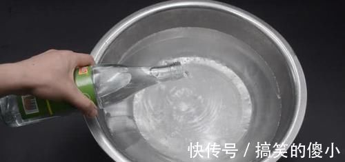 污垢|拖鞋穿久了污垢不好洗？一个简单的方法，洗完的拖鞋立马焕然一新