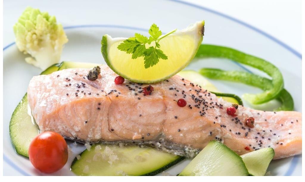 女子|45岁女子深夜骨折，悄然离世，医生：这1味调料天天吃，骨脆如沙