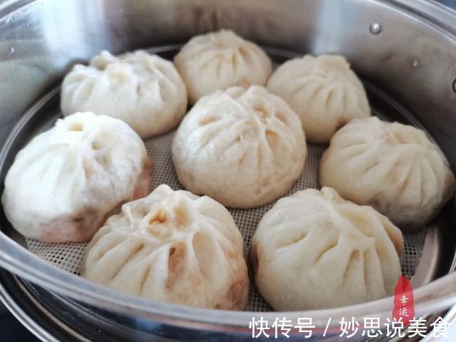 试试我这个馅料的包子,冬瓜粒粒分明,肉香味美让你食欲大开