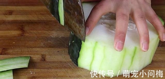 冬瓜这样做，我家一周做7次，每次都多吃2碗米饭，像在吃红烧肉