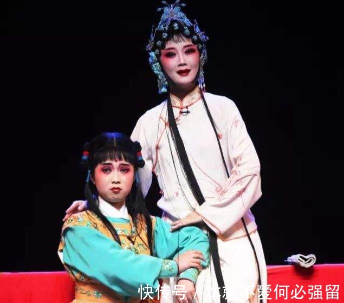 名伶&她是除孟小冬外民国戏曲名伶,5位总统要娶她,建国后被葬八宝山