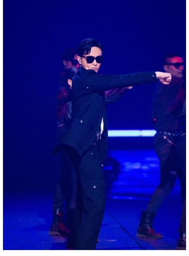 3189|张淇飚高音,大湾区五人组的欢乐舞台,哥哥们第一次公演表演酷炫