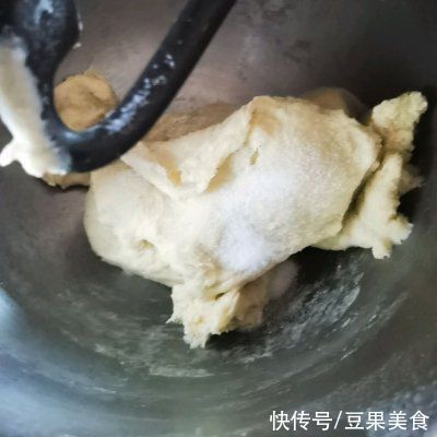 教你做奶香牛奶白土司，好吃不腻，每次做的都不够吃