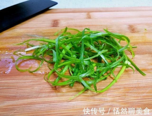 鲜美|清蒸鱼，切记不要放盐，教你1个新做法，鱼肉细嫩鲜美，不老不腥