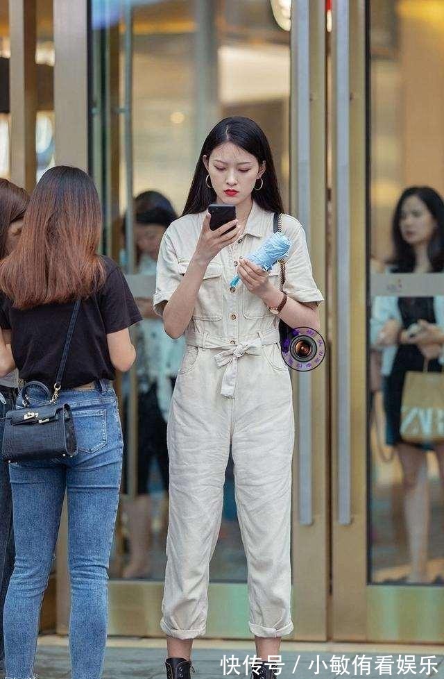 穿搭 瑜伽裤省心穿搭示范,兼顾美感与舒适度,身材匀称