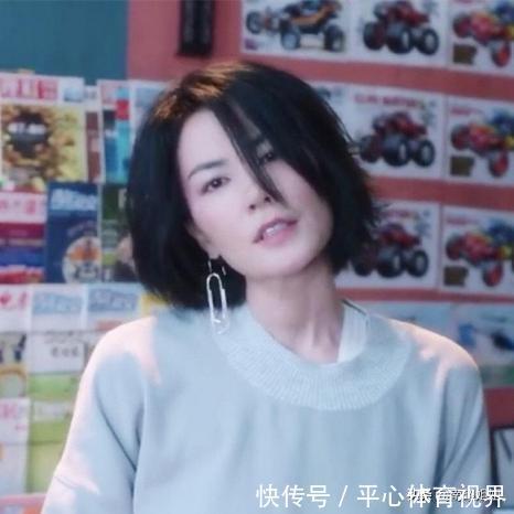 头发|50岁女人最好别留这“3种”发型,不仅大妈感十足,还显老没气质