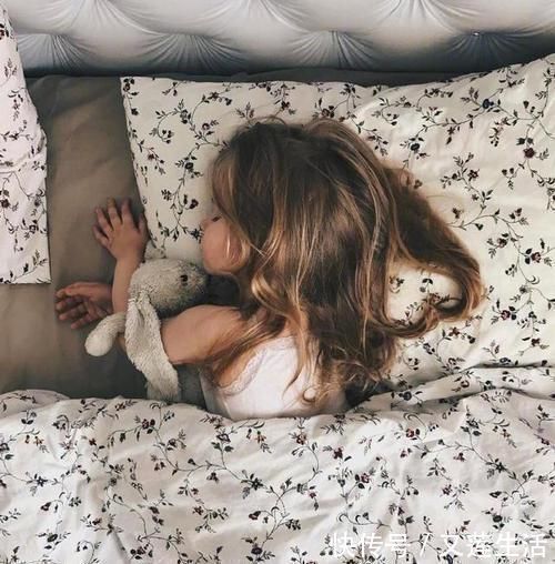 午睡|奶奶强逼四岁孙女午睡,孩子再没有醒来,这个错很多家长都犯过