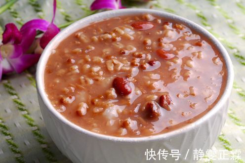 莲子|女人常食此粥,滋养皮肤,减少皱纹,淡化老雀斑,又刮油瘦肚子