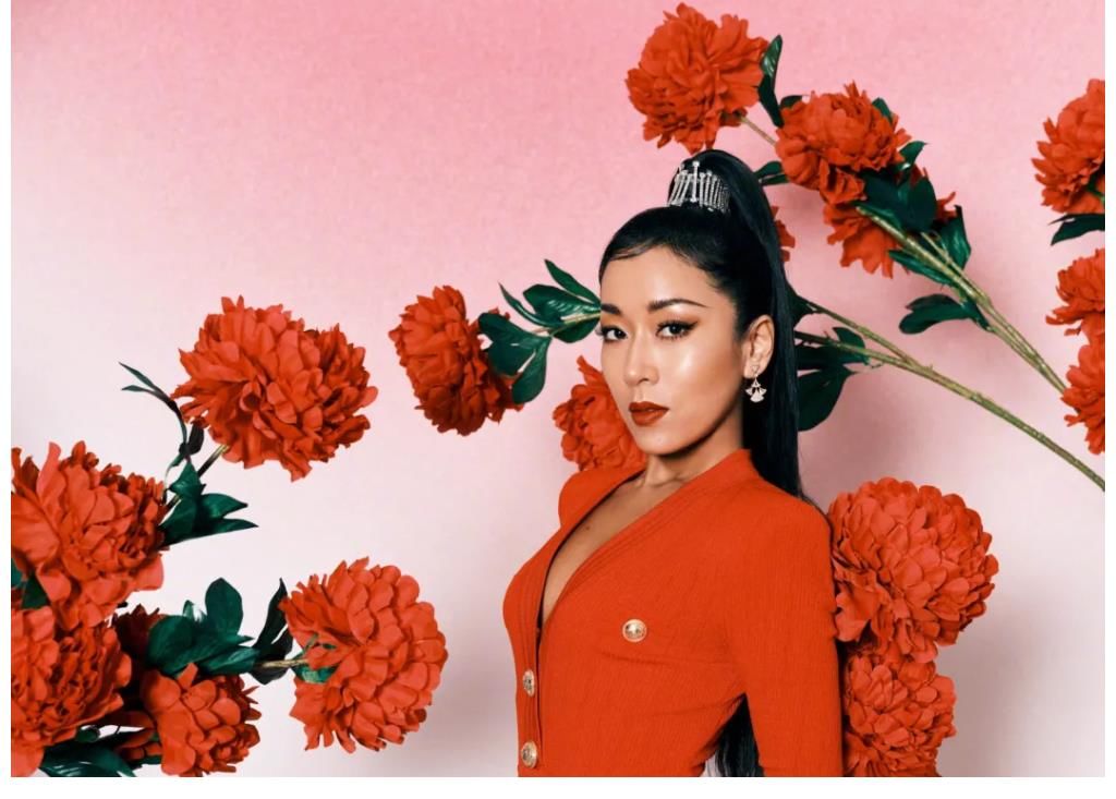 |春晚明星搞笑瞬间:陈宝国隔口罩抠鼻子,张韶涵李荣浩大眼瞪小眼