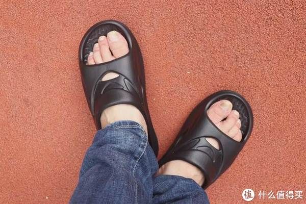 鞋子|这款拖鞋能够满足你对鞋子的所有幻想：咕咚运动舒缓拖鞋体验