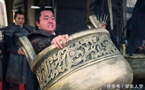 砸死|盘点4位皇帝的奇葩死法一个掉粪坑，两个被砸死，还有一个