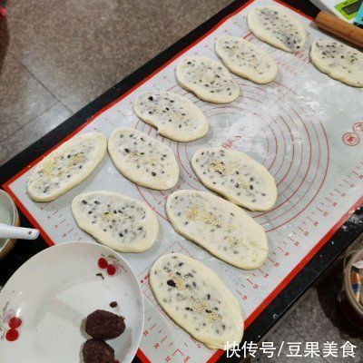 正宗地道的消耗豆沙馅之平底锅酥饼做法,速来围观