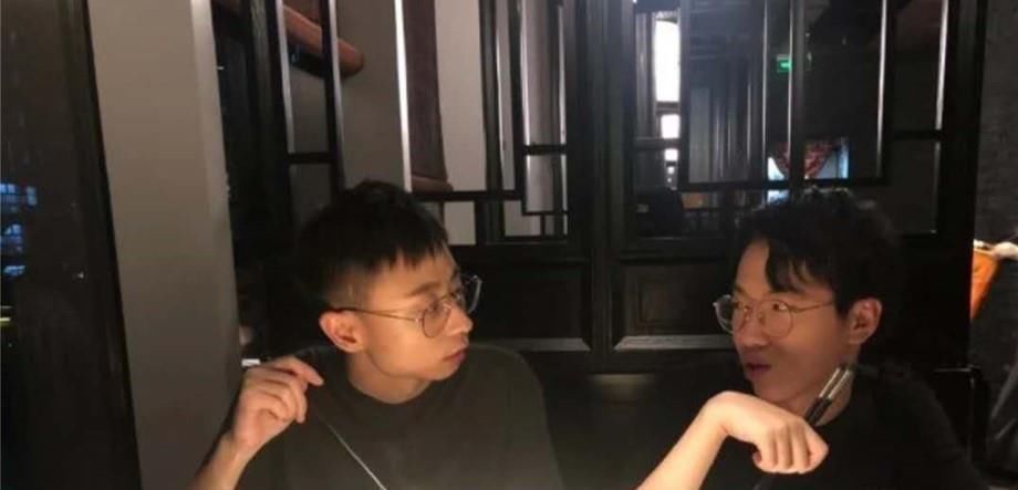 动手|Cat喷人事件新进展，希然发文嘲讽，水晶哥：换年轻时我就动手了