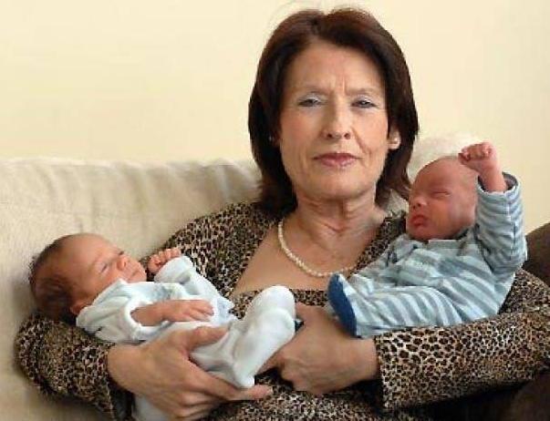 产妇|为要儿子,53岁产妇拼三胎,剖腹产后虽得儿子,但全家人希望破灭