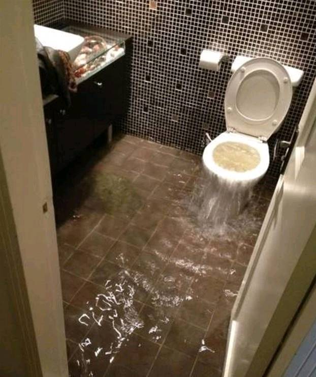 |搞笑图片幽默段子笑话兄弟你是想做雪人么不觉得冷啊哈哈