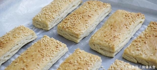 层层|教你用平底锅做芝麻饼,层层酥脆,比外面卖的好吃太多,总不够吃
