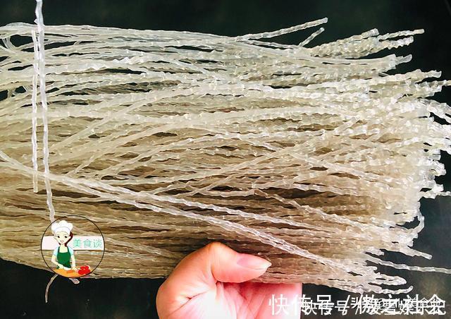 才知道,红薯粉条也有假的,牢记8字选购口诀,轻松识别问题粉条