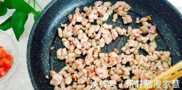 在家做口感绝佳的咖喱餐包，美日早餐必备，这个做法好吃极了！