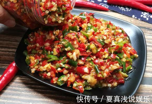 晾干|做剁椒酱时,别只知道放盐!多放2种料,剁椒酱不长毛不变质