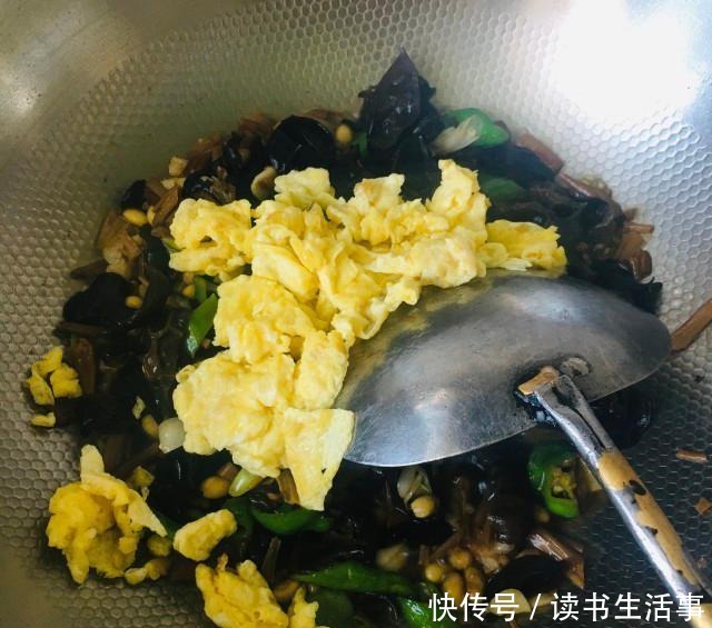 鸡蛋打卤面,特别适合上班族和懒人一族!