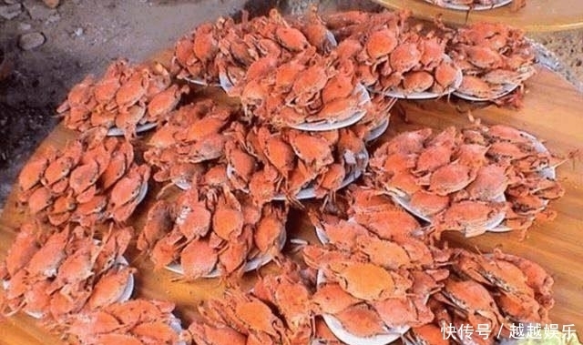 份子|打算给农村同学100的份子钱,看到饭菜,我默默拿出了500元