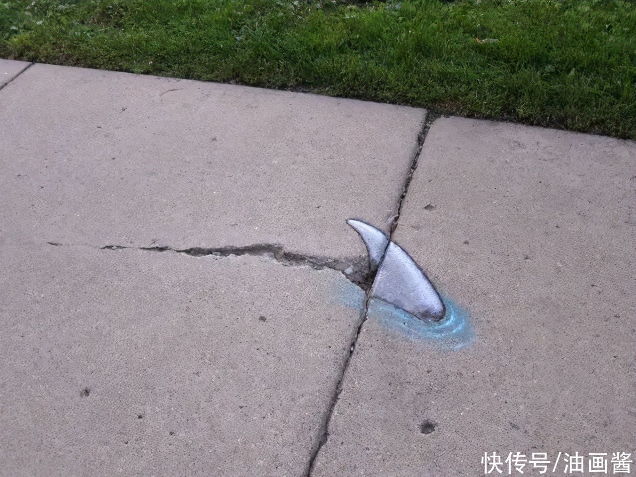 艺术！15幅极简涂鸦，网友：这才是街头艺术，多画一笔都多余