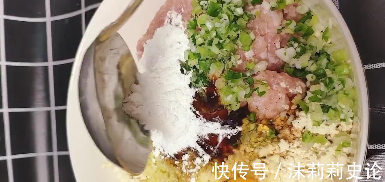 北京传统名菜焦溜丸子,外酥里香汁浓味美,老人记忆中的经典美食