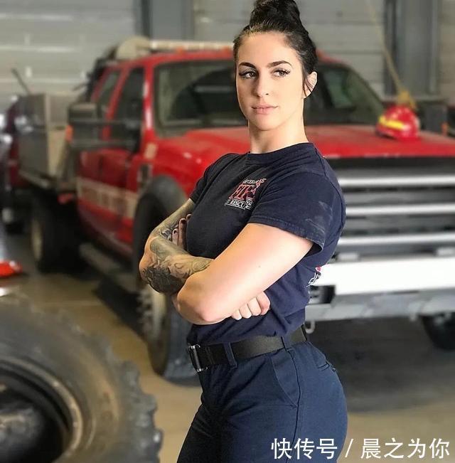 社交平台|美国女消防员晒健身照被举报,惨遭开除,难道是嫉妒身材太好?
