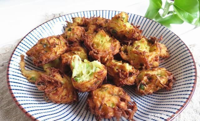 70岁的婆婆炸丸子,不光用萝卜还加它,炸好的丸子有独特的香味!