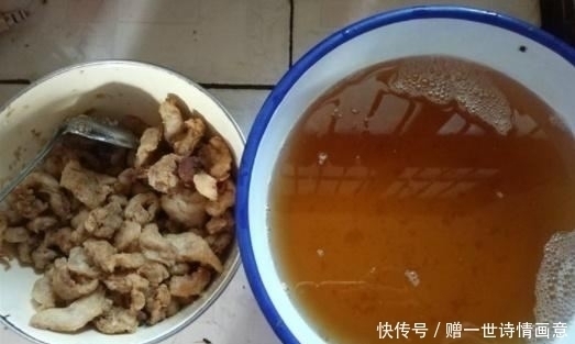 熬猪油时,大部分人只懂加水!多加这两种食材,熬出来乳白鲜香