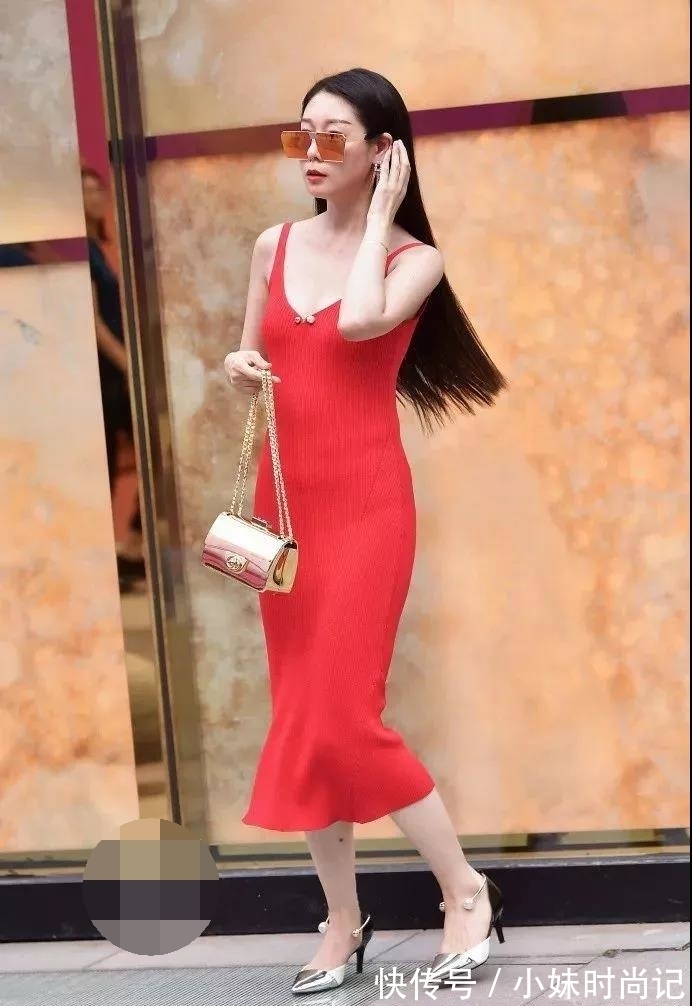 打扮 街拍路人,青春靓丽的减龄穿搭参考,不用刻意打扮照样美丽动人