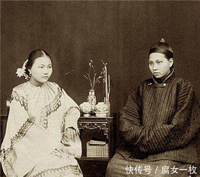 清朝|清朝老照片，八旗少女颜值高，图4官员坐姿很威风！