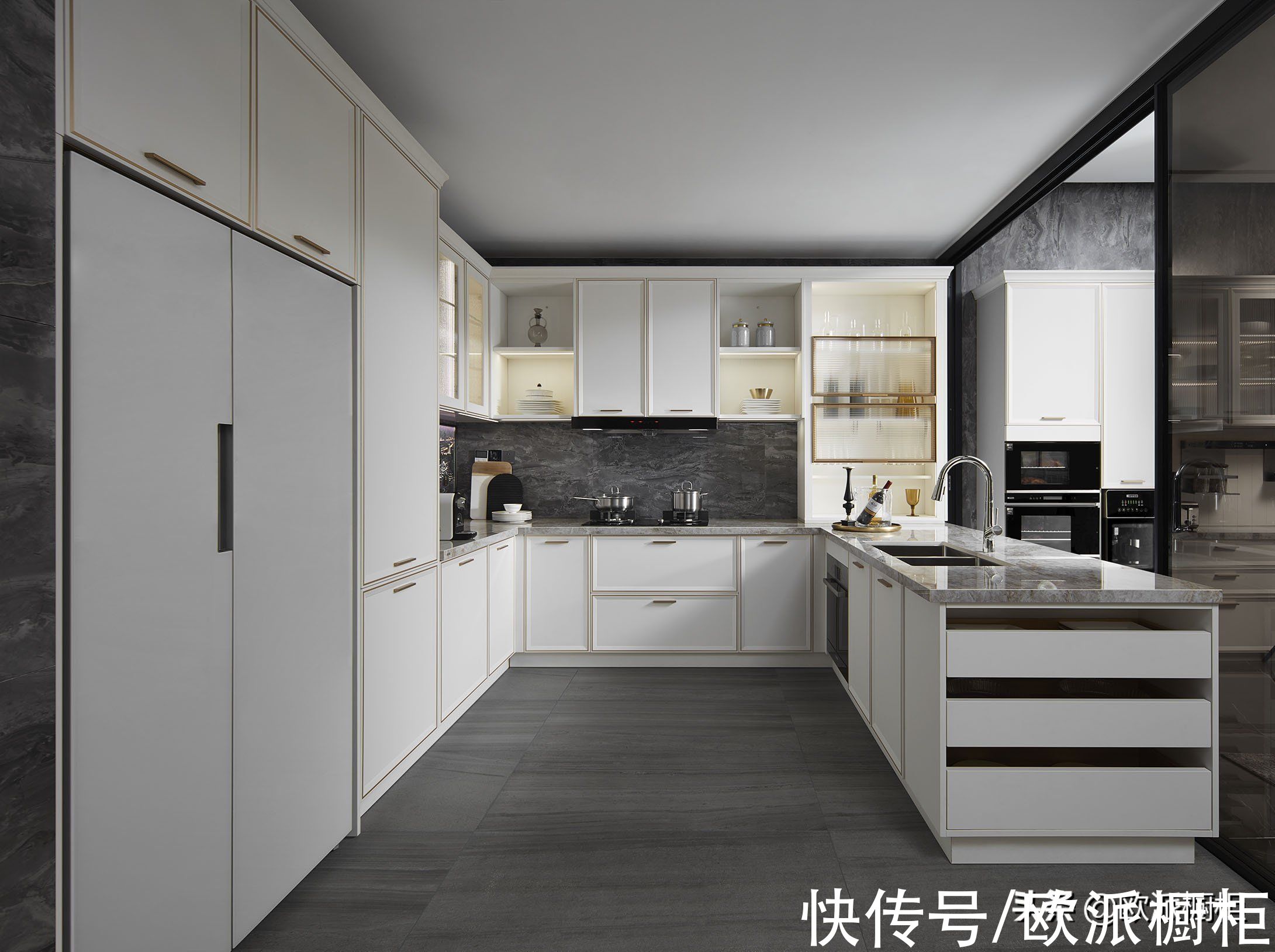 欧派橱柜|整体橱柜VS木工打柜,到底谁更优秀?