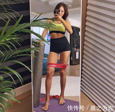 健身|韩国辣妈带娃健身两不误，体重只增不减，但依然拥有迷人马甲线