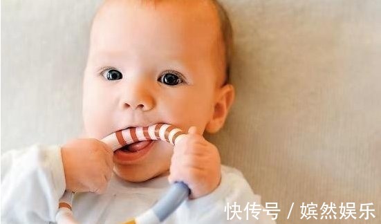 信号|宝宝长牙有“时间表”，顺序、信号与应对小技巧，家长得提前了解