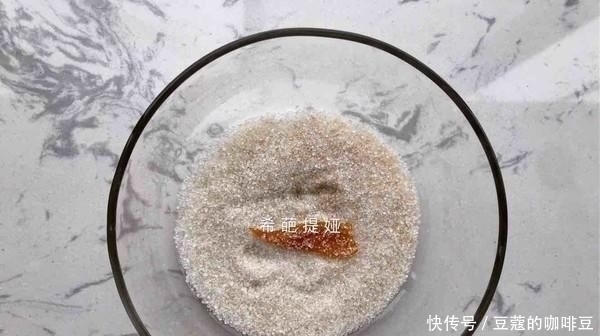 喉咙|嗓子痒总想咳嗽的人，拿它当零食吃，化痰液润喉咙，不懂可惜了