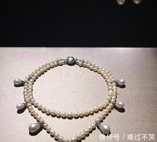 珠宝|历史留下的珍宝总是稀奇珍贵,这件珍珠浮雕皇冠现在还在被传承!