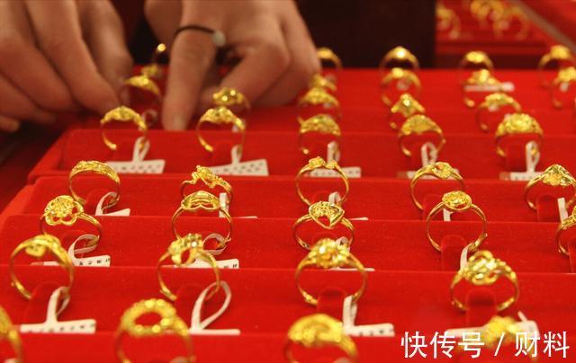手续费|买黄金首饰要留意!“一口价”黄金套路深,暗藏猫腻,有人已上当