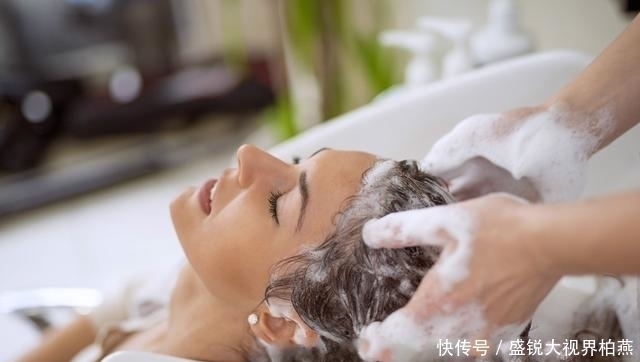 头发隔多久洗一次最好,很多人一直都做错了,难怪头发越掉越多